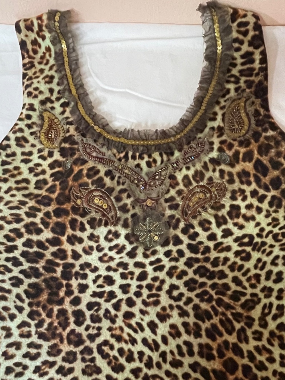 Alberto Makali- Vintage size M -Leopard print decorated scoop sweater